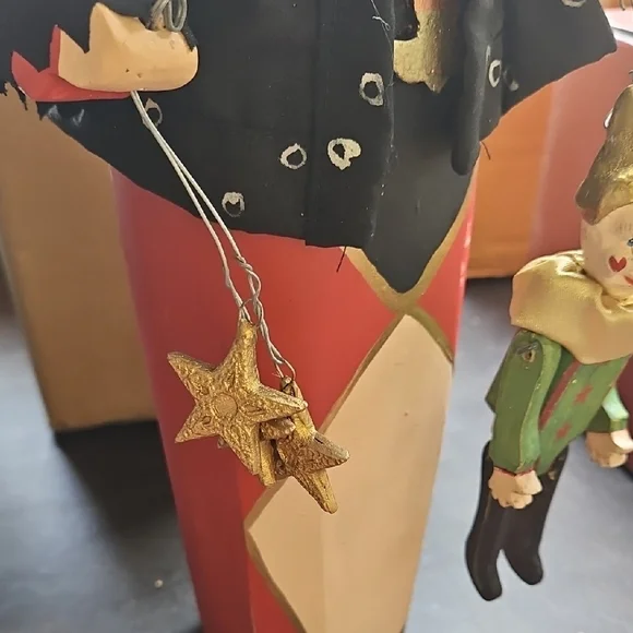 Festive Santa Claus Figurine with Gold and Red Details Vintage - Picture 3 of 8